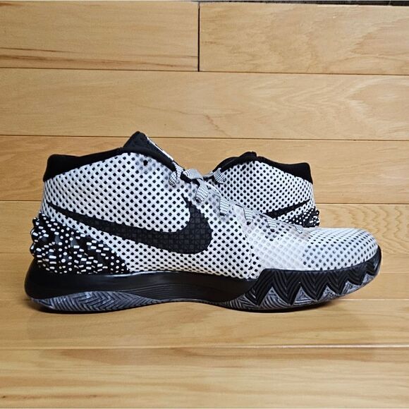 Nike Kyrie 1 BHM Size 10 Black History Month White Black Dark Grey 718820-100 main image 5